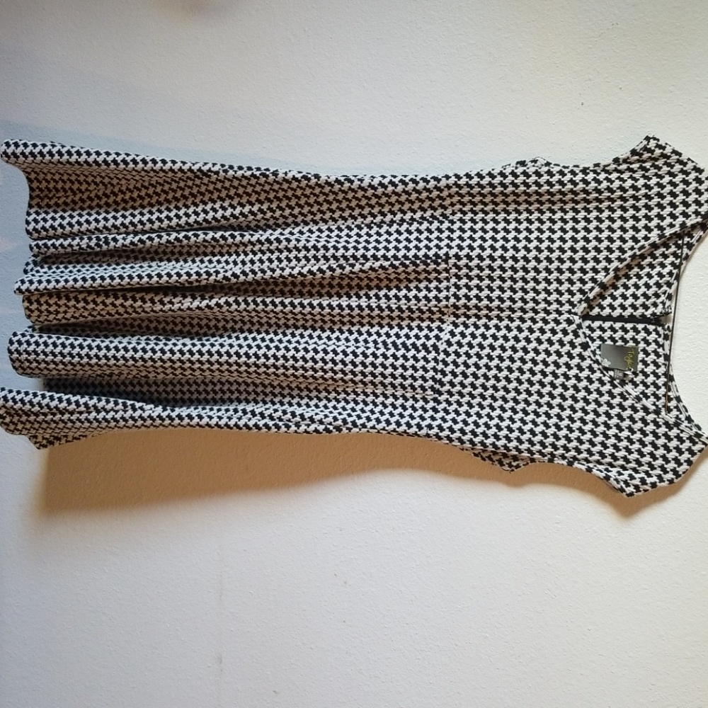 Adorable polyester dress